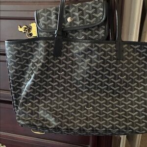 Inspired  G Black and White Patterned Tote BLACK HANDLES AND WALLET.  MEDIUM
